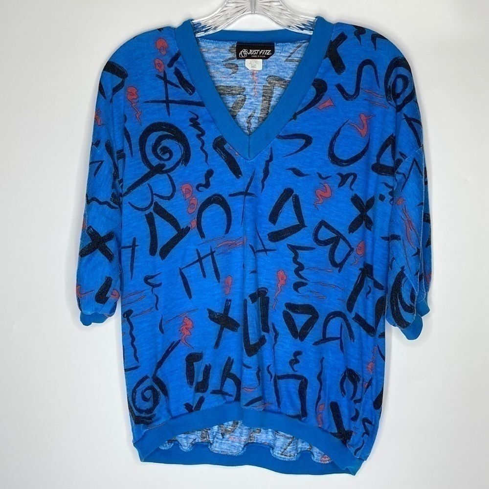 Vintage Just Fitz Blue Graphiti Vneck 1/2 Sleeve Shirt Size Small